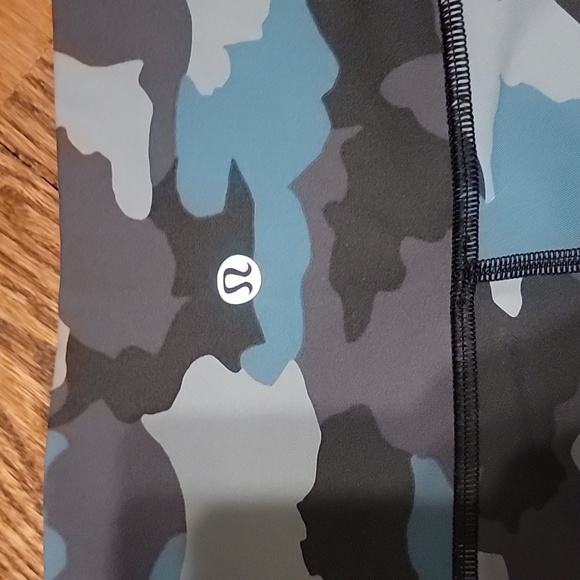 Lululemon Wunder Under High Rise Tight size 4 - Picture 3 of 4